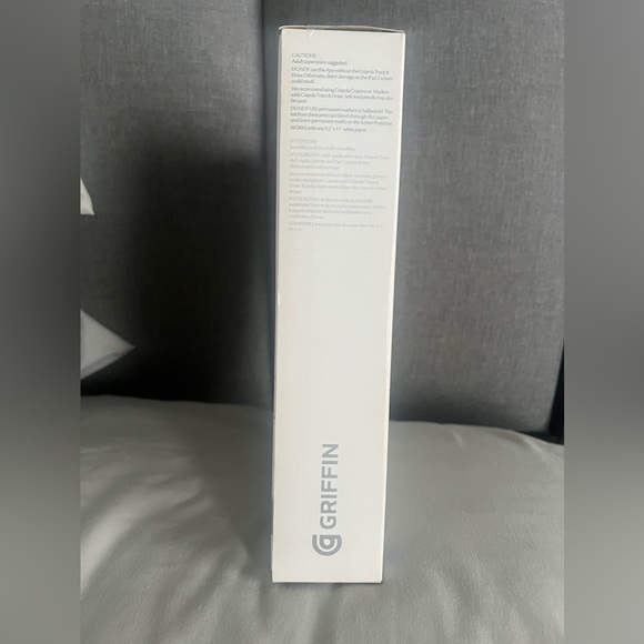 Crayola Trace & Draw. Draw color and play with your Ipad2. Slide your iPad - Picture 7 of 11